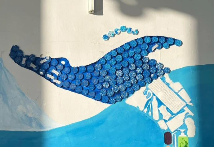 Modern wall sculpture made from 100% recycled plastic panels by Semula Asia.